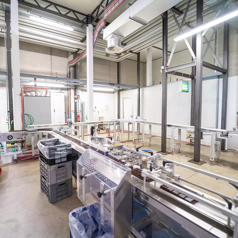 trasformare-materie-prime-grezze-in-prodotti-finiti-o-intermedi